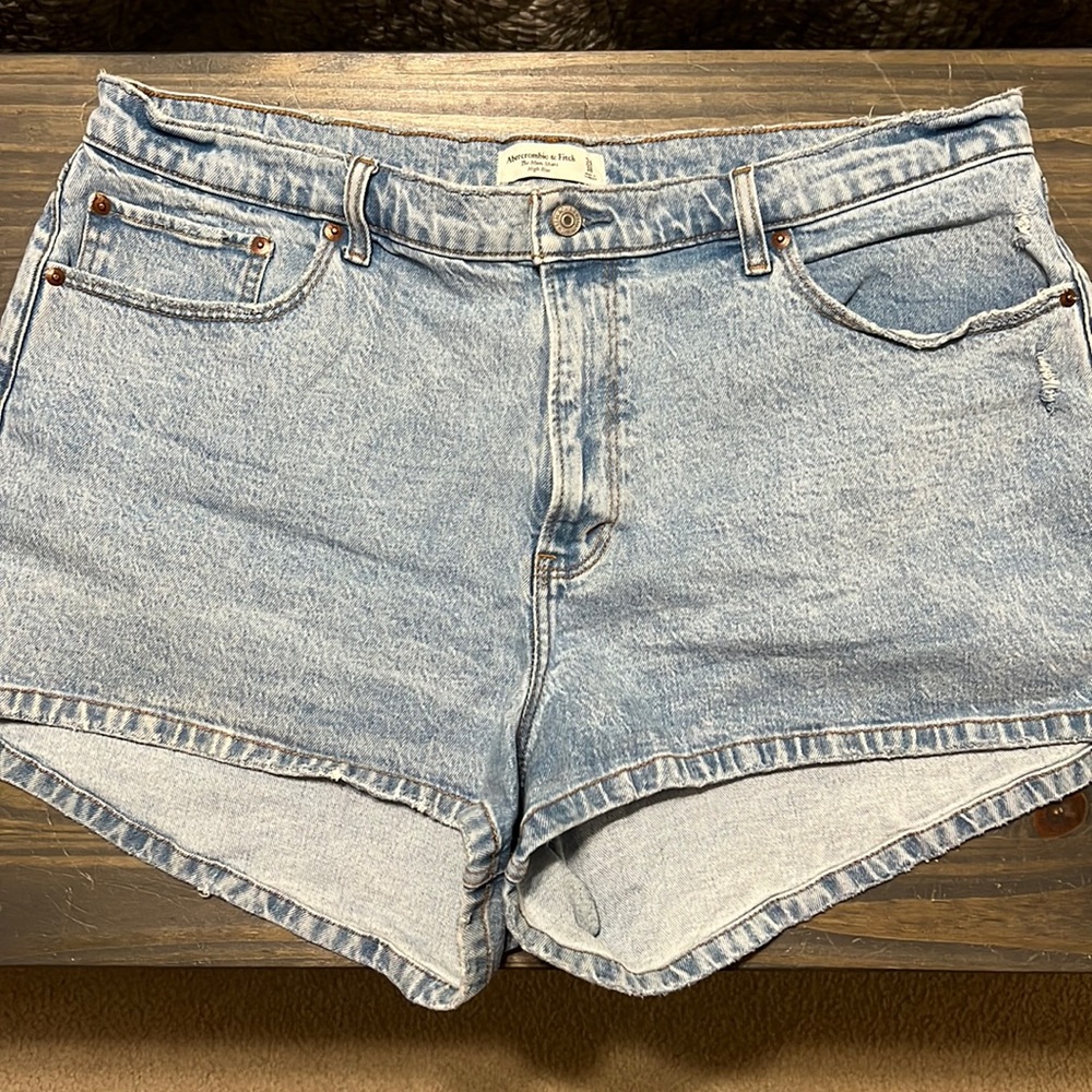 Abercrombie & Fitch High Rise Mom Shorts Curve Love Size 34/18